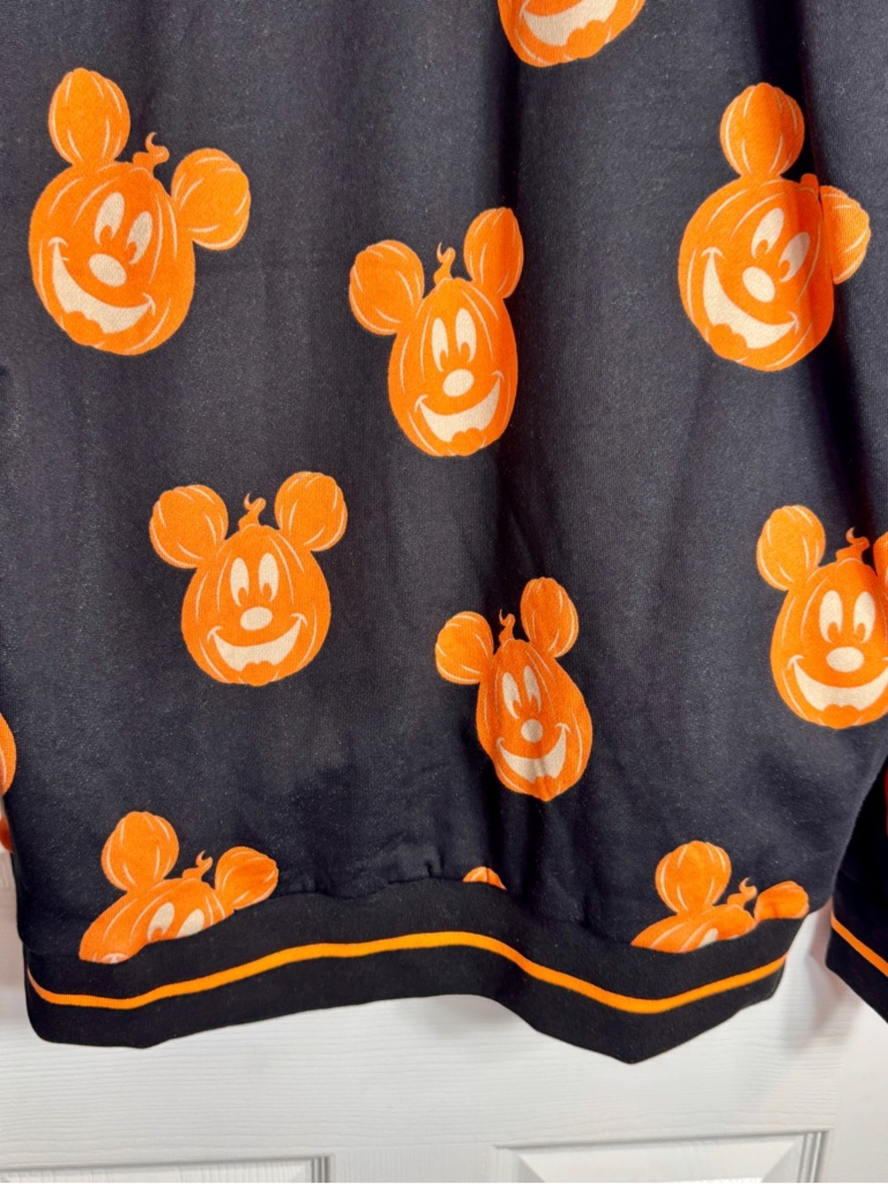NWT Disney Her Universe Mickey Mouse Pumpkin Jack-O-Lantern 1/4 Zip Pullover XXL - Picture 9 of 13